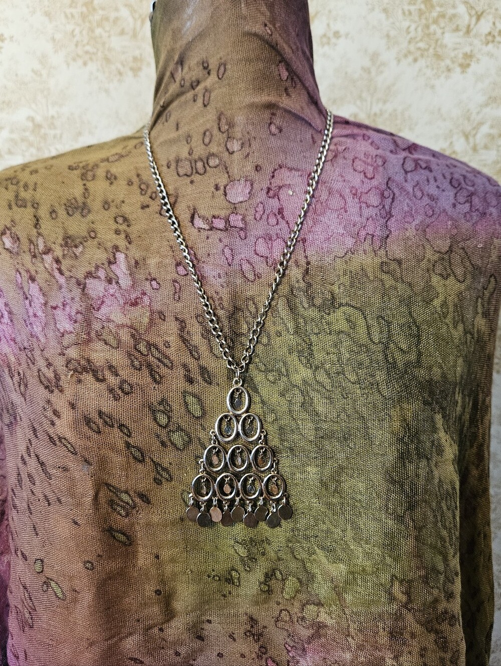 Vintage Lisner Silver Pyramid Pendant Necklace